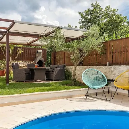 Διαμέρισμα Paola With Private Pool