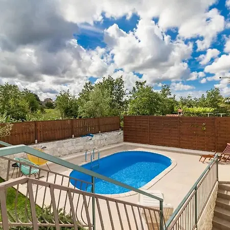 Paola With Private Pool *