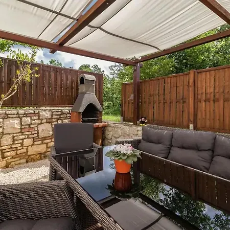 Paola With Private Pool Apartment *